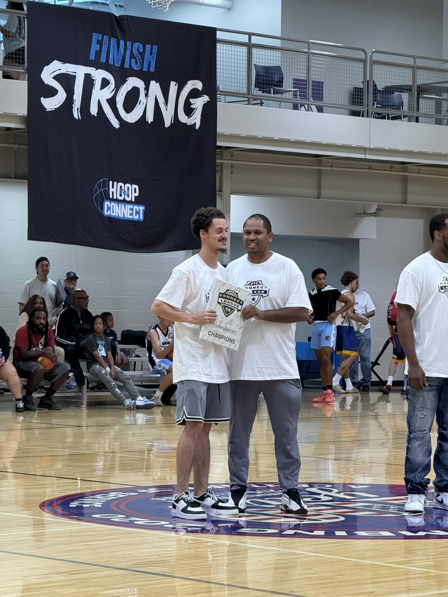 Hunter Johnson! <a href="/connectbleague/">Connect Basketball League (CBL)</a> 16u coach of the year! <a href="/TNRunAAU/">TennesseeRunAAU</a>