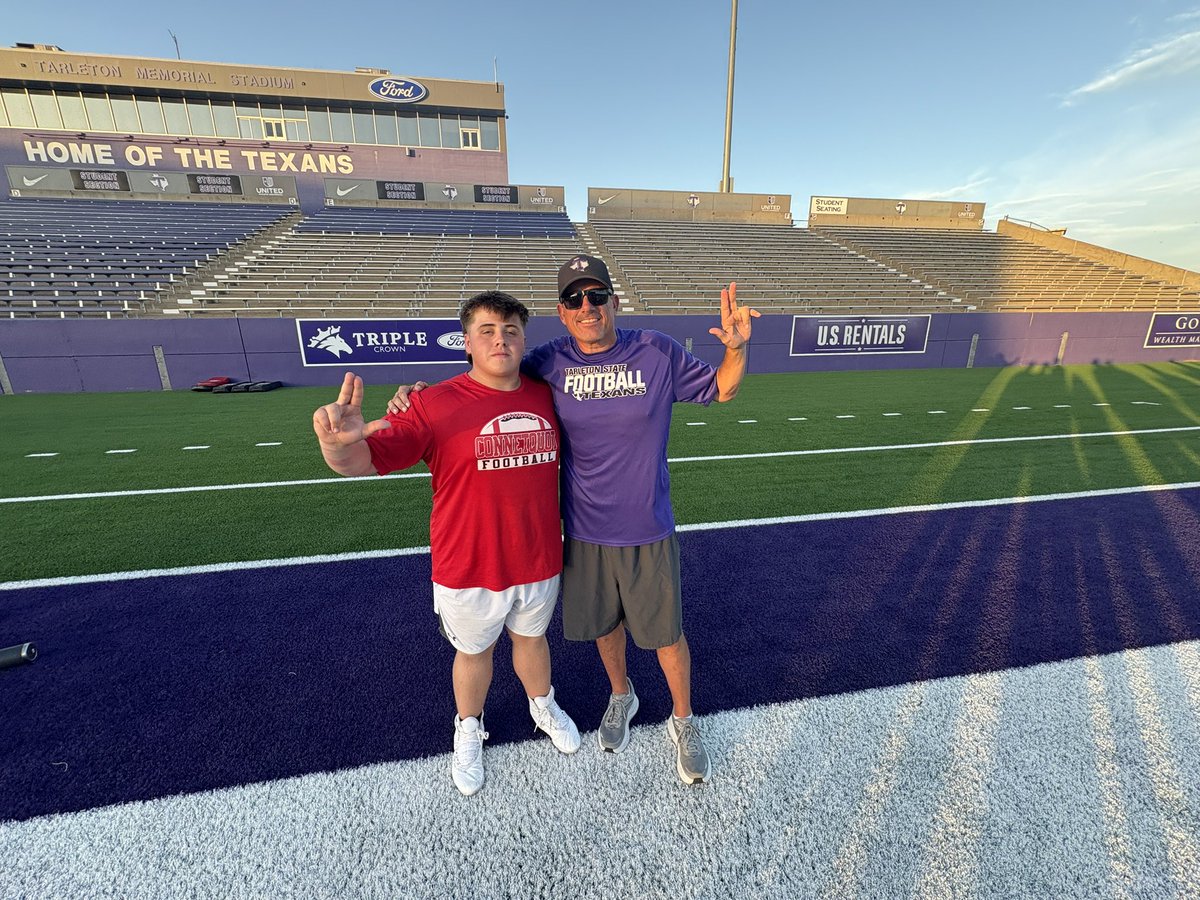 GavinOlsen08's tweet image. Thank you @coachscarey and the rest of the Tarleton State Coaching staff for the opportunity to work with you. I can definitely seem myself as a Texan. Can’t wait to continue the recruiting process! @Connetquot_FB @LIBLITZ @LIKnightsFBREC @CoachTyroneNix @FredrickTate2…