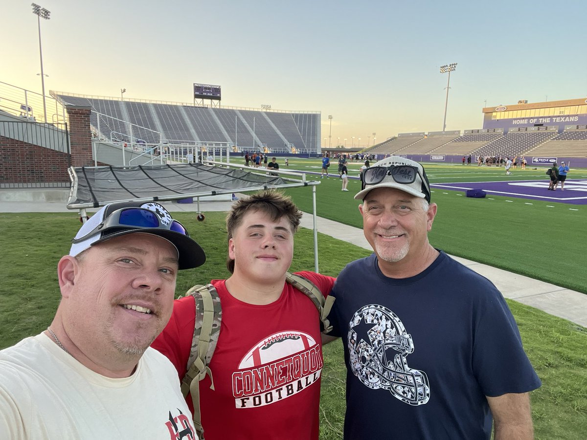 GavinOlsen08's tweet image. Thank you @coachscarey and the rest of the Tarleton State Coaching staff for the opportunity to work with you. I can definitely seem myself as a Texan. Can’t wait to continue the recruiting process! @Connetquot_FB @LIBLITZ @LIKnightsFBREC @CoachTyroneNix @FredrickTate2…