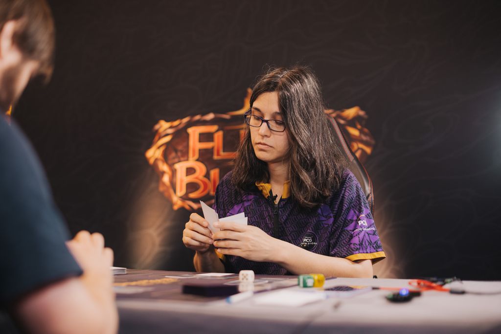 Day 2 kicks off with a bang! Join us live as the best players in the world battle to make Top 8 of Flesh and Blood's seventh Pro Tour in Singapore! 
📷 youtube.com/watch?v=fK1Wfq…