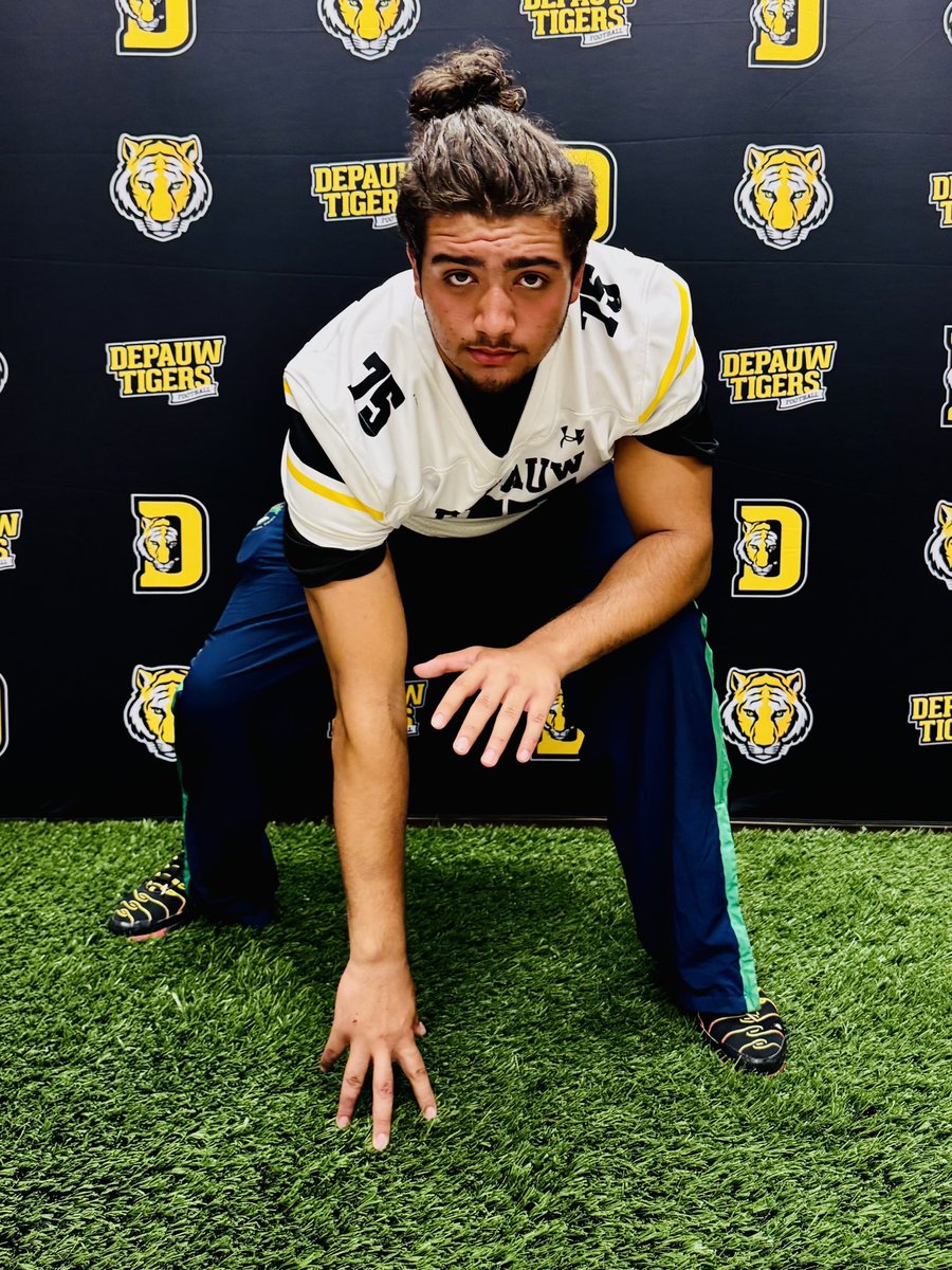 Kaidenmartin26's tweet image. Had a great visit @DePauwTigersFB today. Thanks to @qbdietz & Coach Rutledge for having me.
Great to catch up with Carson Johnson too. ☘️
@CathedralFBall @Coachpeebs @irishpanzer @bkoers @Edward_Holloran @CoachJMDaniels @CoachABarth