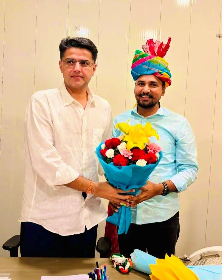Hemant bairwa dei (@hemantbairwa08) on Twitter photo NSUI рдХреЗ рд░рд╛рд╖реНрдЯреНрд░реАрдп рд╕рдЪрд┐рд╡ рд╡ рд░рд╛рдЬрд╕реНрдерд╛рди рд╡рд┐рд╢реНрд╡рд╡рд┐рджреНрдпрд╛рд▓рдп рдХреЗ рдкреВрд░реНрд╡ рдЫрд╛рддреНрд░рд╕рдВрдШ рдорд╣рд╛рд╕рдЪрд┐рд╡ рдорд╣рд╛рд╡реАрд░ рдЬреА рдЧреБрд░реНрдЬрд░ рдХреЛ рдЫрддреНрддреАрд╕рдЧрдврд╝ NSUI рдХрд╛ рдкреНрд░рднрд╛рд░реА рдмрдирд╛рдпрд╛ рдЧрдпрд╛ рд╣реИред
<a href="/Mahaveergurjar_/">Mahaveer Gurjar</a> <a href="/SachinPilot/">Sachin Pilot</a> NSUI рдХреЗ рд░рд╛рд╖реНрдЯреНрд░реАрдп рд╕рдЪрд┐рд╡ рд╡ рд░рд╛рдЬрд╕реНрдерд╛рди рд╡рд┐рд╢реНрд╡рд╡рд┐рджреНрдпрд╛рд▓рдп рдХреЗ рдкреВрд░реНрд╡ рдЫрд╛рддреНрд░рд╕рдВрдШ рдорд╣рд╛рд╕рдЪрд┐рд╡ рдорд╣рд╛рд╡реАрд░ рдЬреА рдЧреБрд░реНрдЬрд░ рдХреЛ рдЫрддреНрддреАрд╕рдЧрдврд╝ NSUI рдХрд╛ рдкреНрд░рднрд╛рд░реА рдмрдирд╛рдпрд╛ рдЧрдпрд╛ рд╣реИред
<a href="/Mahaveergurjar_/">Mahaveer Gurjar</a> <a href="/SachinPilot/">Sachin Pilot</a>