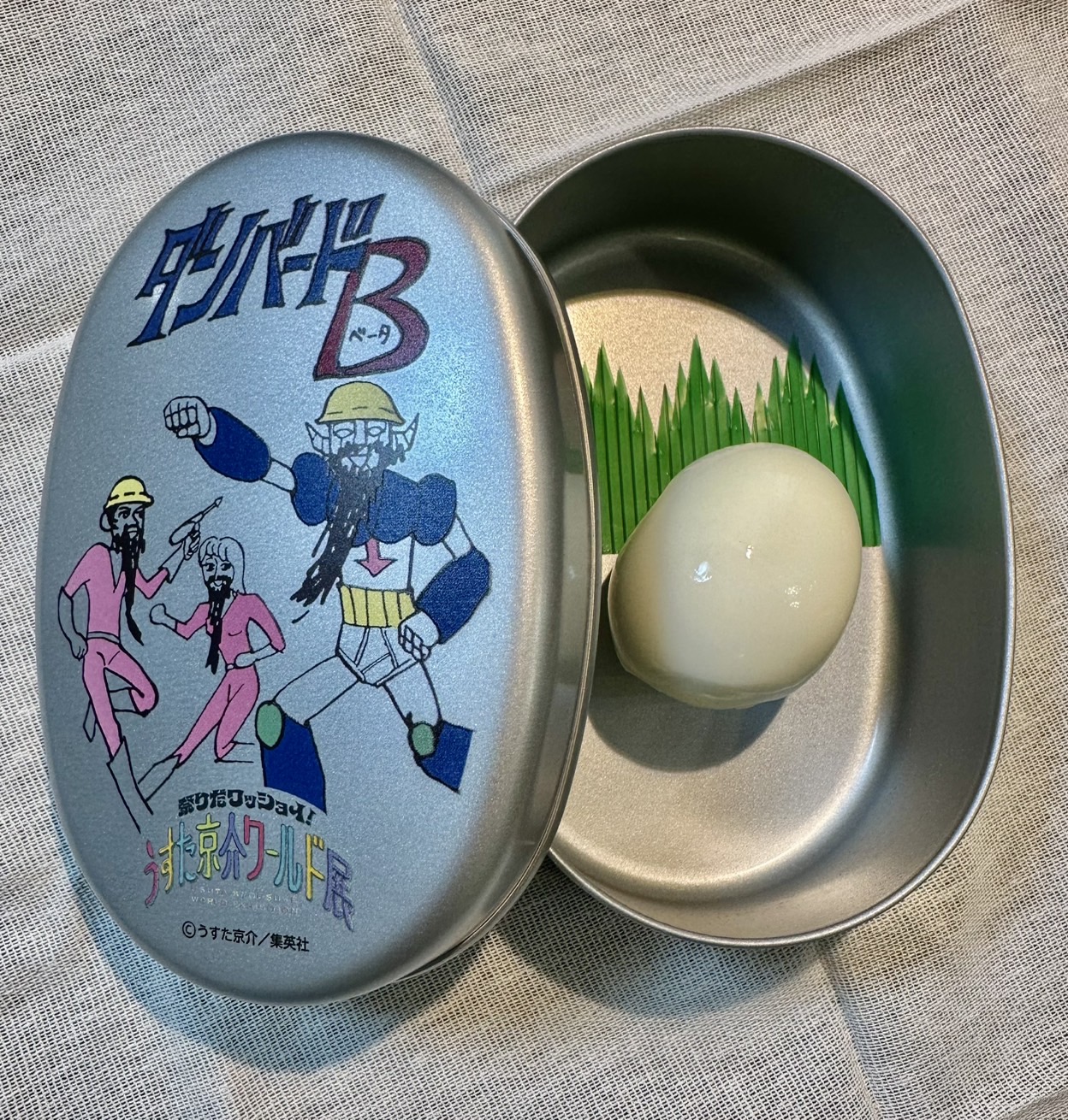 うすた京介ワールド展グッズセット うすた京介ワールド展グッズ公開、めその缶バッジやボスケテ