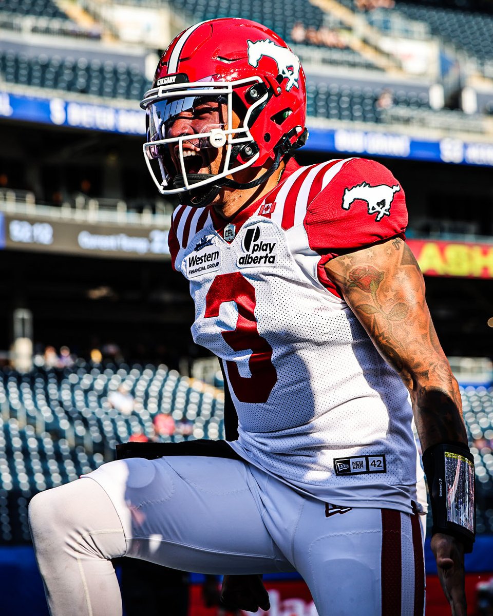 Coach___Cooper's tweet image. I'm having so much football withdraws I'm watching the CFL🇨🇦 Calgary vs Winnipeg tonight.
If air raid guys had their way, we'd probably have a lot of CFL rules here. Sweet uniform game though