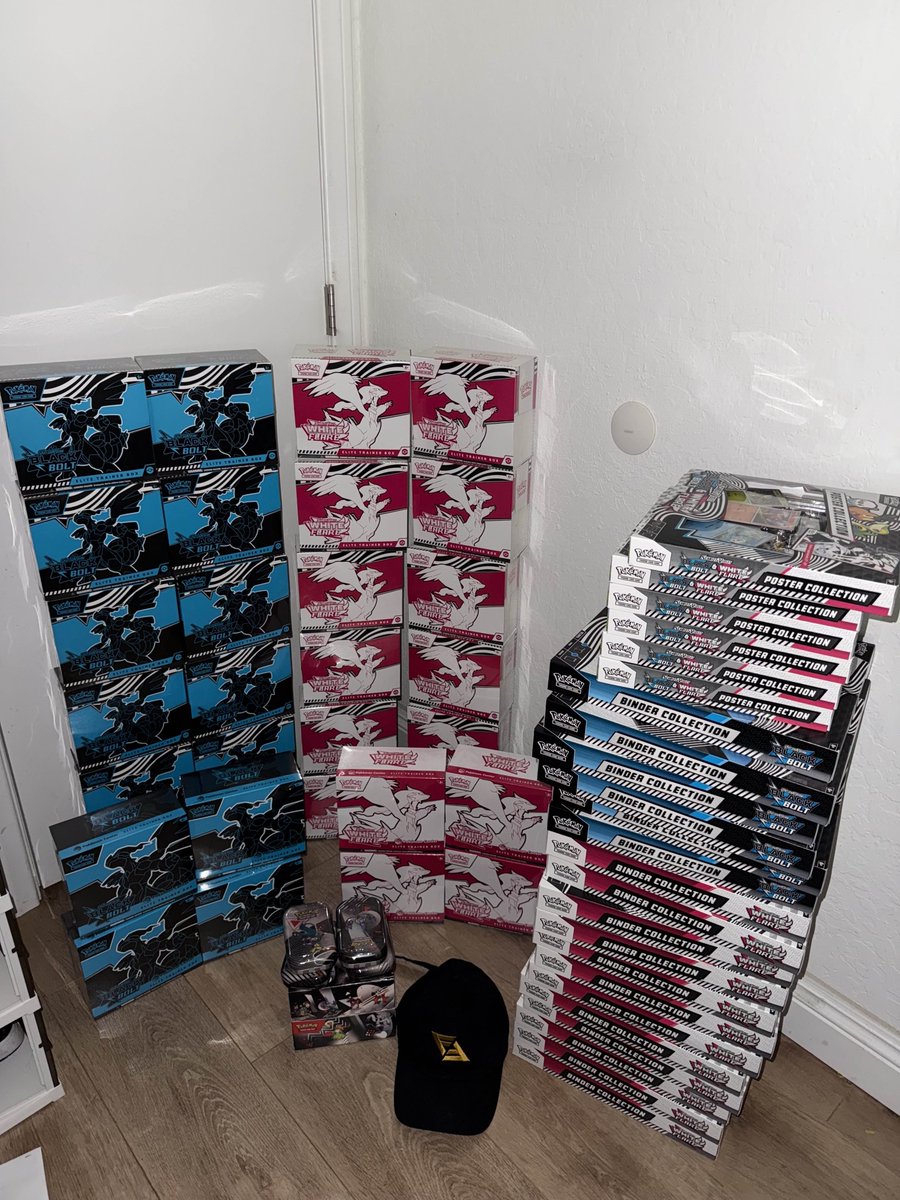FlipFlip's tweet image. Pokémon Center orders arriving 🥳Black Bolt and White Flare.
Release Day Giveaway! Follow @flipflip ✅
Like, Retweet, and Tag a Friend ✅
Winners picked August 1st #pokemon #Giveaway