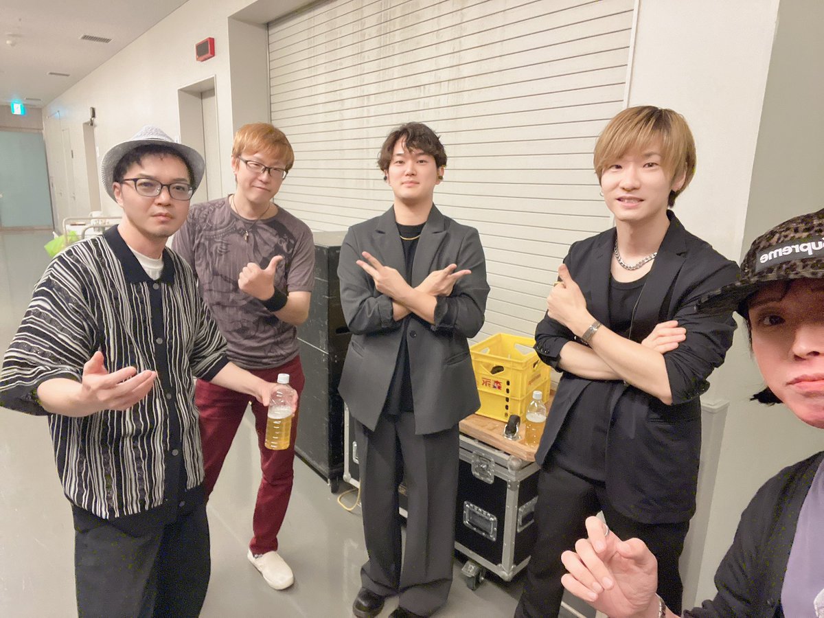 HASSE_piano's tweet photo. 昨日7/18(金)#太田克樹 10周年ホールワンマンお越しくださりありがとうございました！

10年一緒に太田克樹と音楽を奏でられて、10年の大切な節目を共に共有出来てこの上ない幸せを感じています！

あらためて、かっきー10周年おめでとう🎉

これからも全力でサポートします！

by タイムキーパーHASSE https://t.co/R0JBjJntku