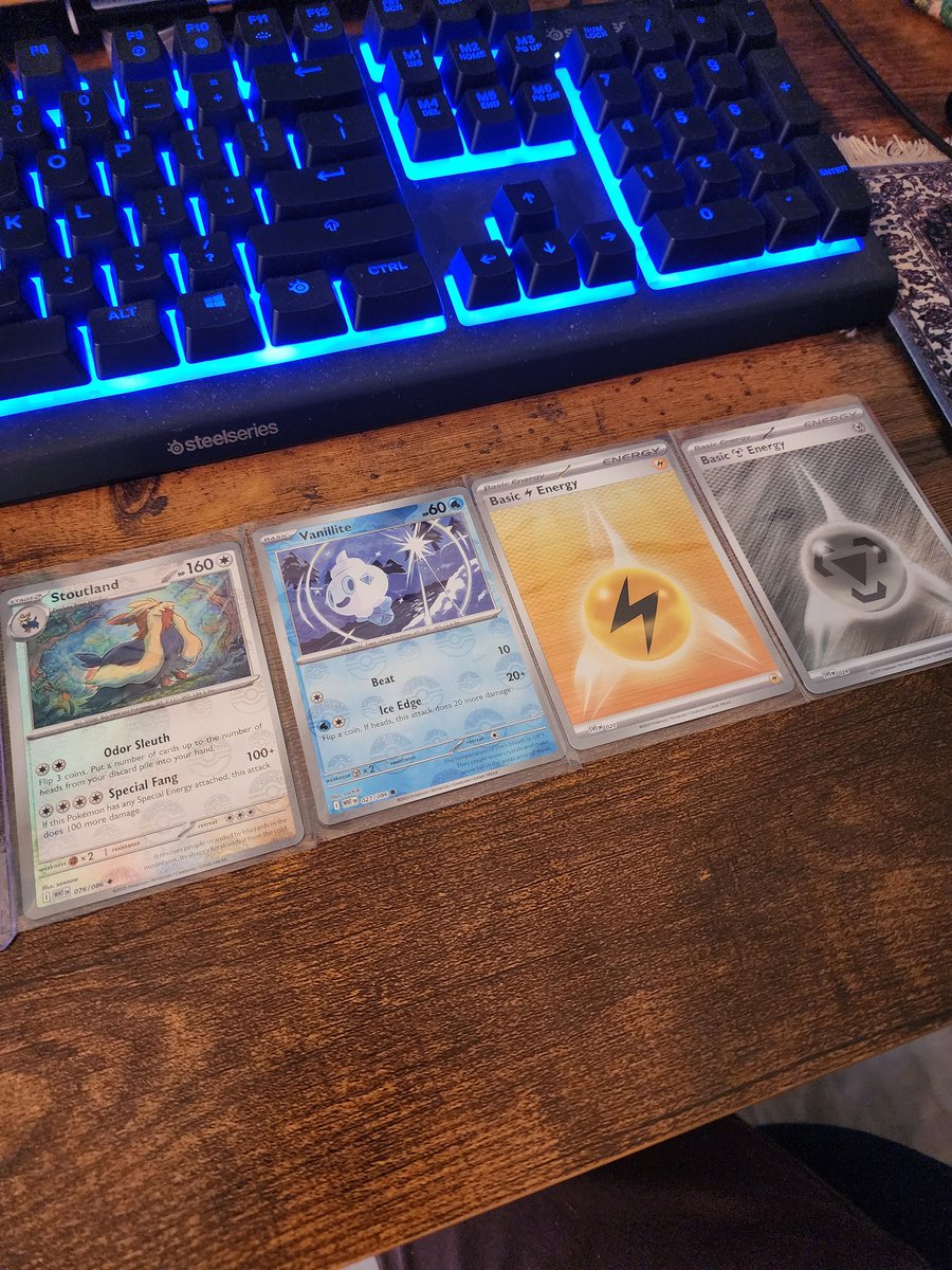 Shaelstrom's tweet photo. First ETB ever! 🤩

White Flare on release day! Some decent pulls, fun time with the boys.🔥 @Meowlgo @Spacolie

Black bolt ETB coming on Monday! 
😎🥳

@Pokemon https://t.co/2Aj62BOdxf
