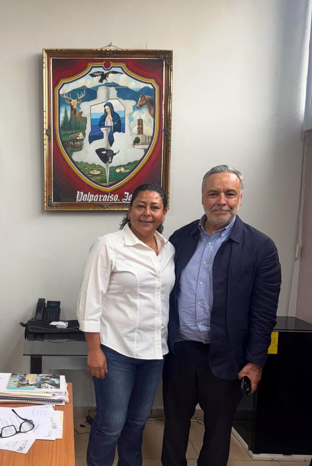 aramirezcuellar's tweet image. En Valparaíso, Zacatecas, con la presidenta municipal Lupita Ortiz, ganaderos, mujeres y jóvenes, avanzamos en proyectos de vivienda e infraestructura que ya son una realidad.