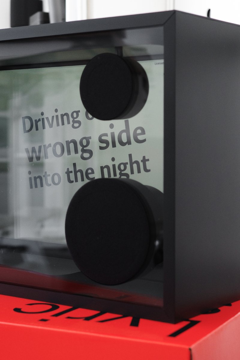 憧れの Lyric Speaker を買ってしまった

パッケージからハードウェアからグラフィックまで抜群のかっこよさ