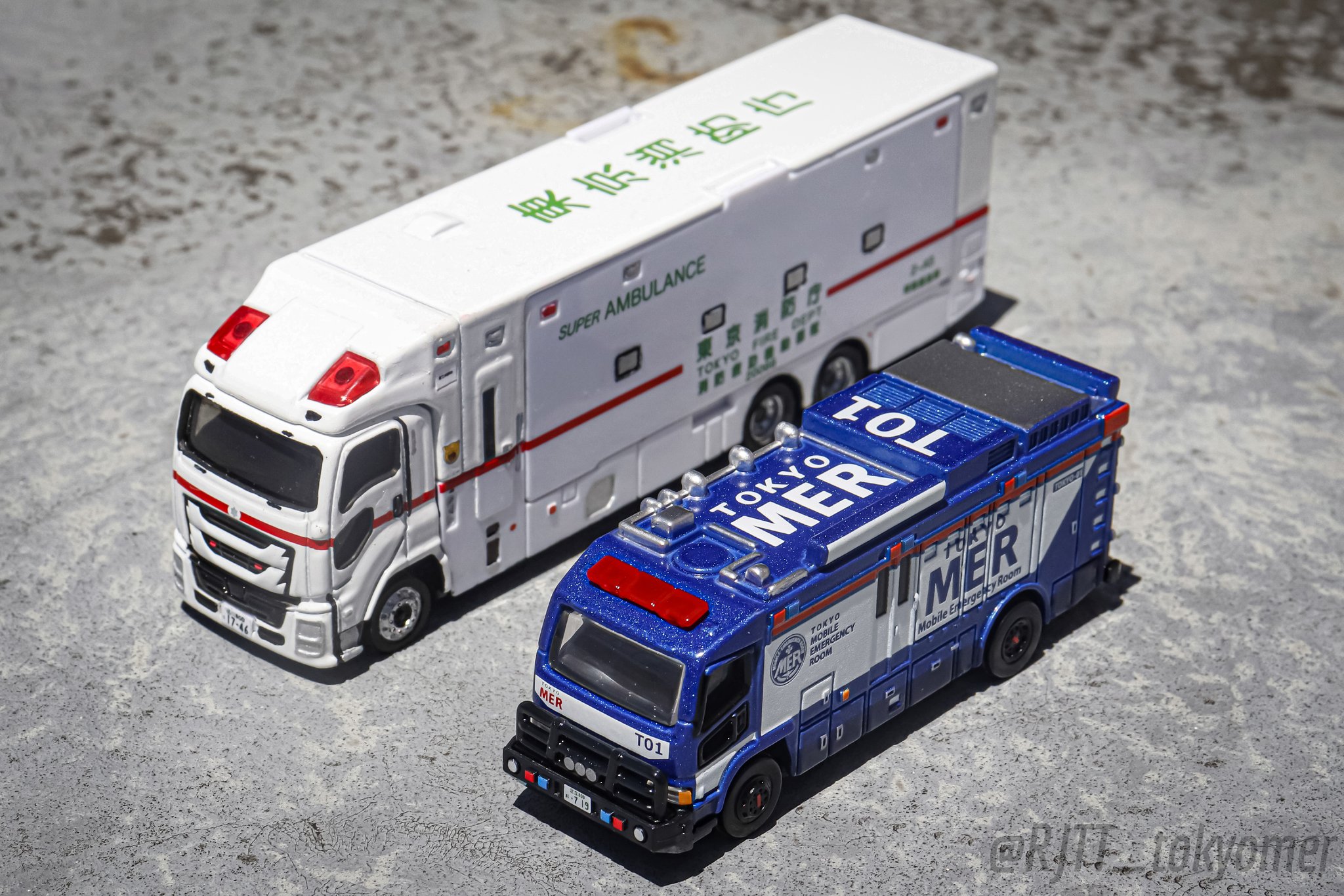 【新品】トミカ TOKYO MER ER CAR & スーパーアンビュランス TOKYO MER ERカー（T01）|トミカプレミアムunlimited