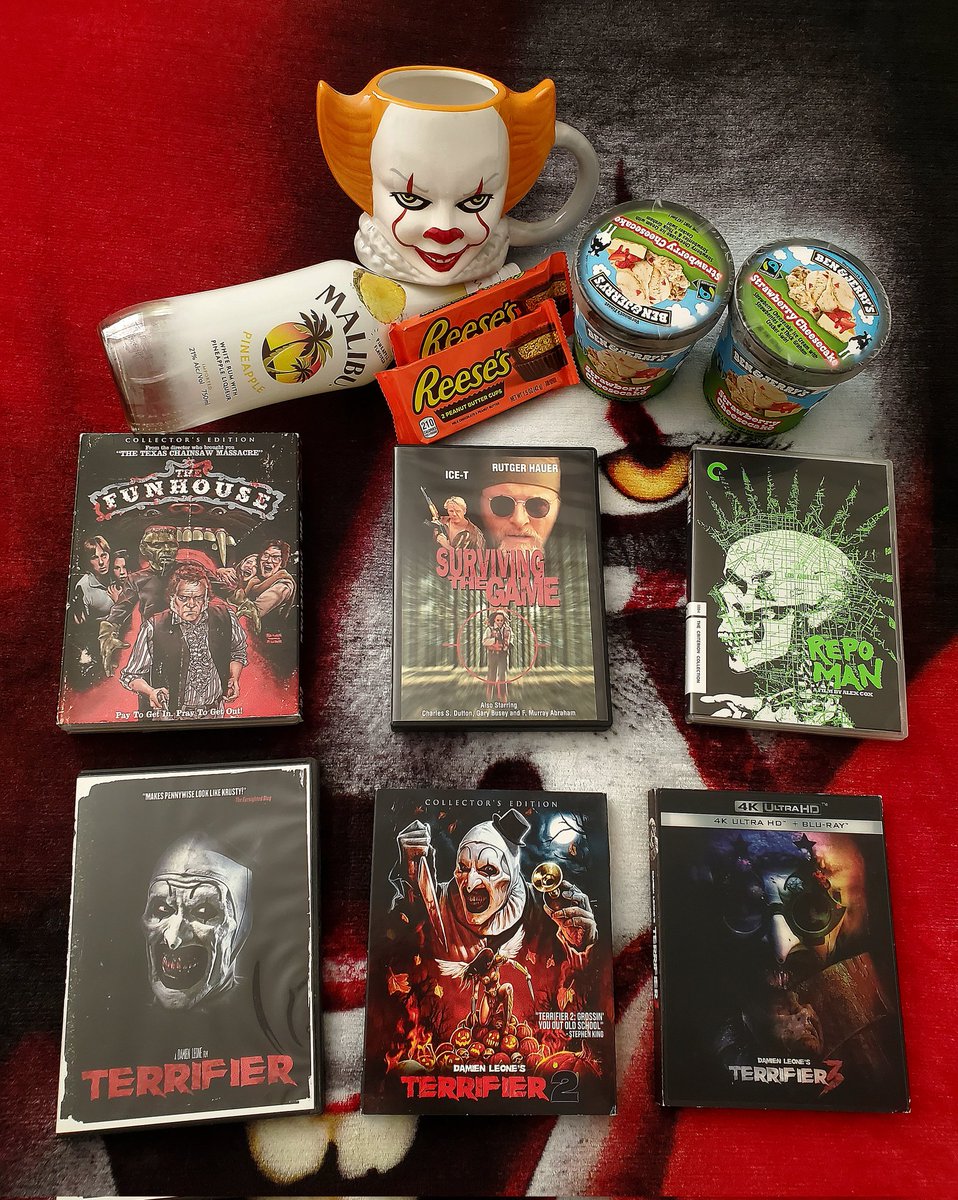 Jeanna350's tweet image. Random Horror Movie Weekend Finally! 📽 😱 Have a fantastic & safe Friday night everyone!! 🤗🖤🖤🤗📽🍿🍹📽🎪🔪🚗🤡🍹🎈🤘