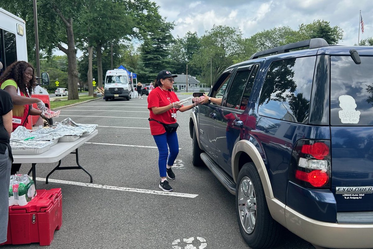 NJRedCross's tweet image. Red Cross volunteers continue to help their neighbors affected by the flooding in Central NJ caused by torrential rains Monday evening. We've been out distributing emergency supplies like cleanup kits, food and water. Read more about how we're helping: rdcrss.org/46QrMbf