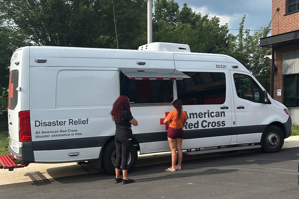 NJRedCross's tweet image. Red Cross volunteers continue to help their neighbors affected by the flooding in Central NJ caused by torrential rains Monday evening. We've been out distributing emergency supplies like cleanup kits, food and water. Read more about how we're helping: rdcrss.org/46QrMbf