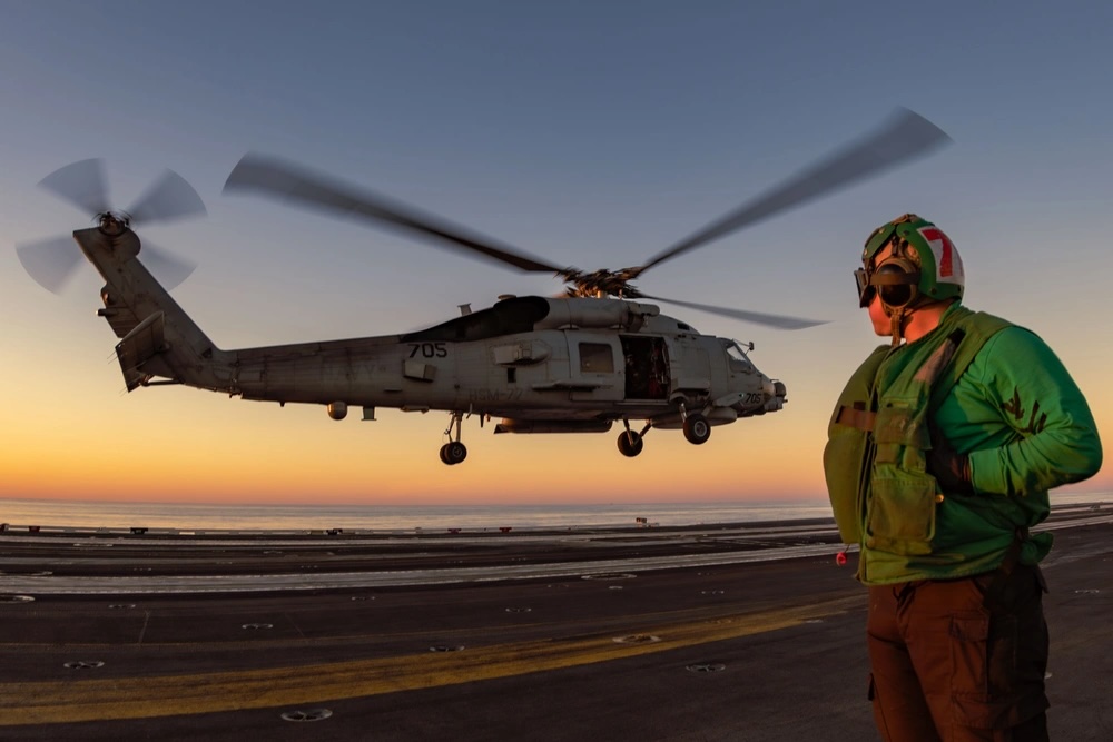 INDOPACOM's tweet image. ✈️ Aircraft launch from @GW_CVN73 while underway in support of #TalismanSabre25.
Exercises like these strength relationships & #interoperability among #AlliesAndPartners in support of a #FreeAndOpenIndoPacific.
📍#IndoPacific
📸 PO3 Ana Souza Young
