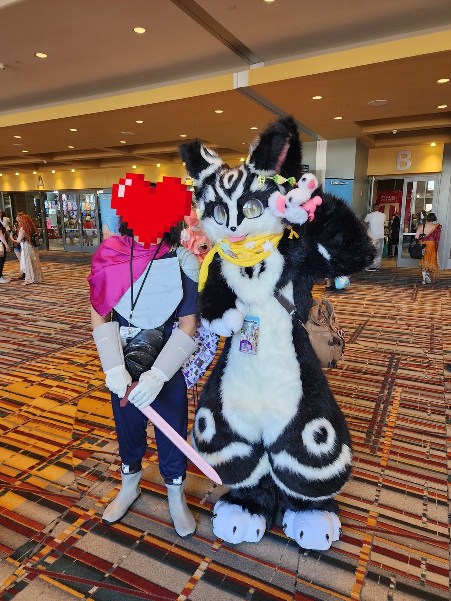 V3rdant_TW's tweet image. Took pics w/ some furries as Kris lol

#ConnectiCon #ConnectiCon2025 #fursuit #Deltarune