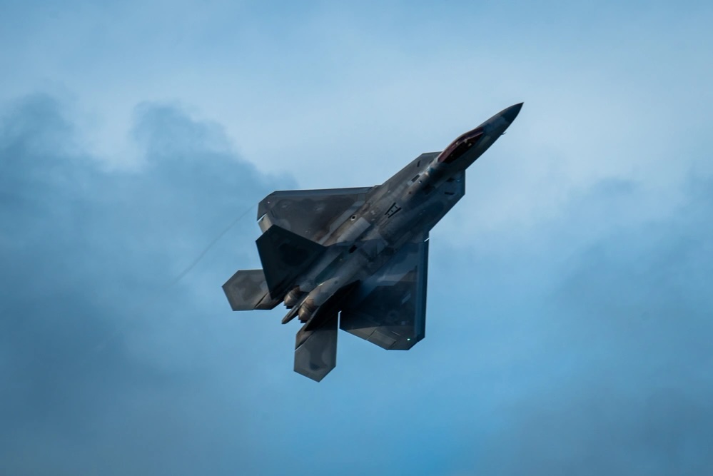 INDOPACOM's tweet image. A @PACAF F-22 Raptor conducts aerial maneuvers during #REFORPAC25. #FreeAndOpenIndoPacific
📍#Tinian
📸 A1C Tala Hunt