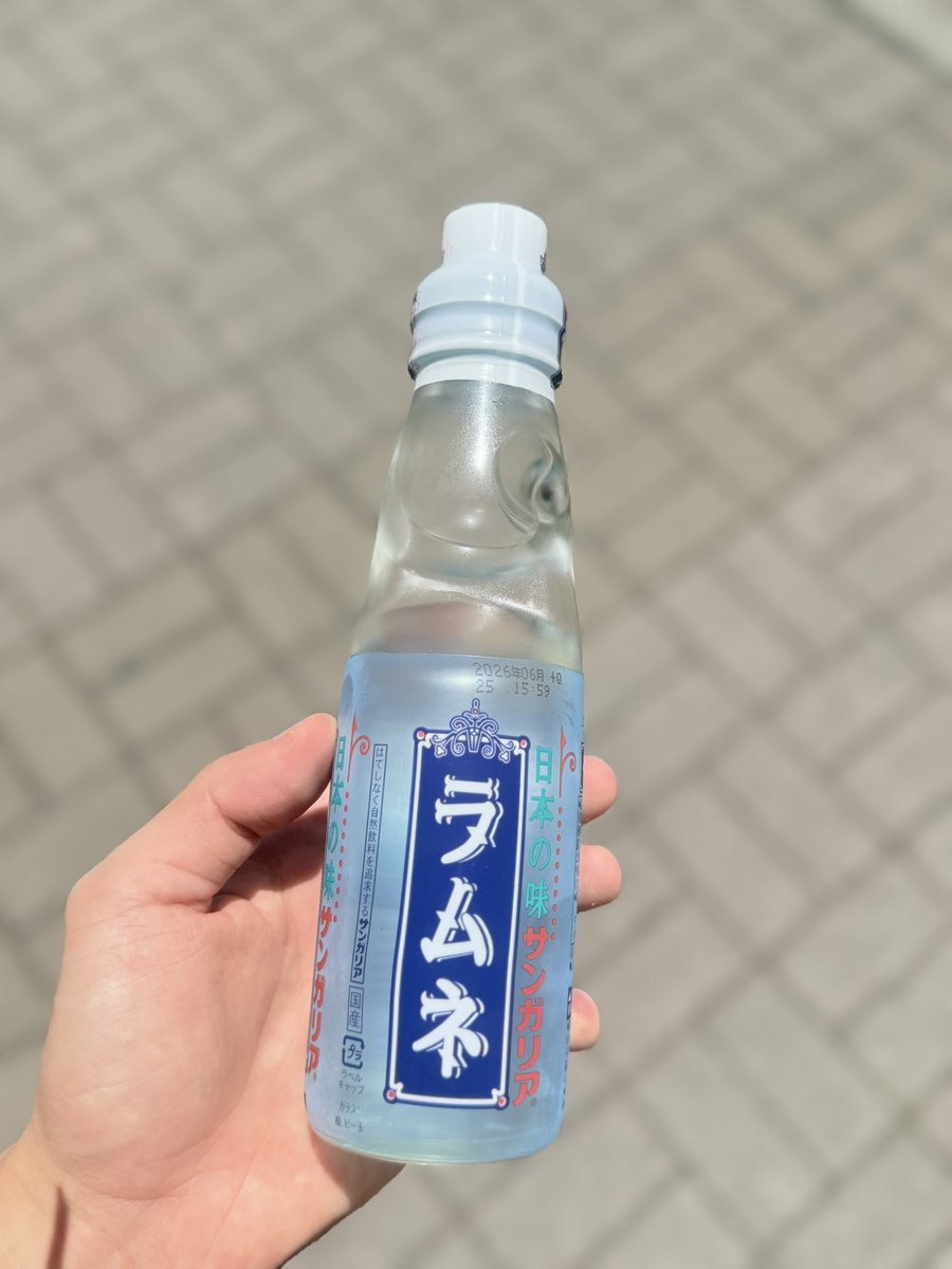 選挙に行き、ラムネを買いました(๑˃̵ᴗ˂̵)投票の夏