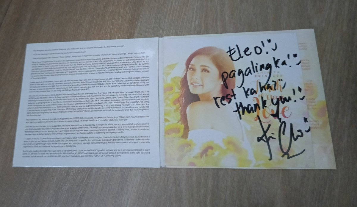 taz0883's tweet photo. In those two events, she learned from a fellow fan I am sick(slight fever coz I got soaked in rain on my way and the other due to a migraine attack)
She also hugged me &amp; kept on asking me if I was OK and told me to drink my meds once I got home.
#EleoTheExplorer is on senti mode https://t.co/qPn1qlGdvA