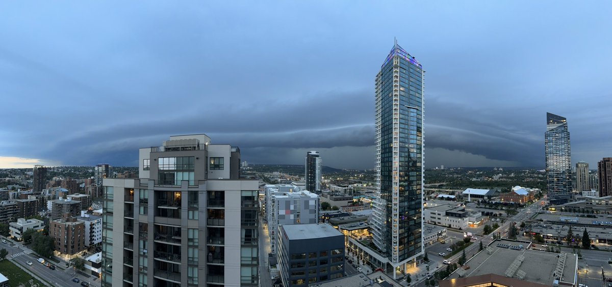 adolwyn's tweet image. Panorama of the chonker of a storm as it moves into #yyc. #abstorm