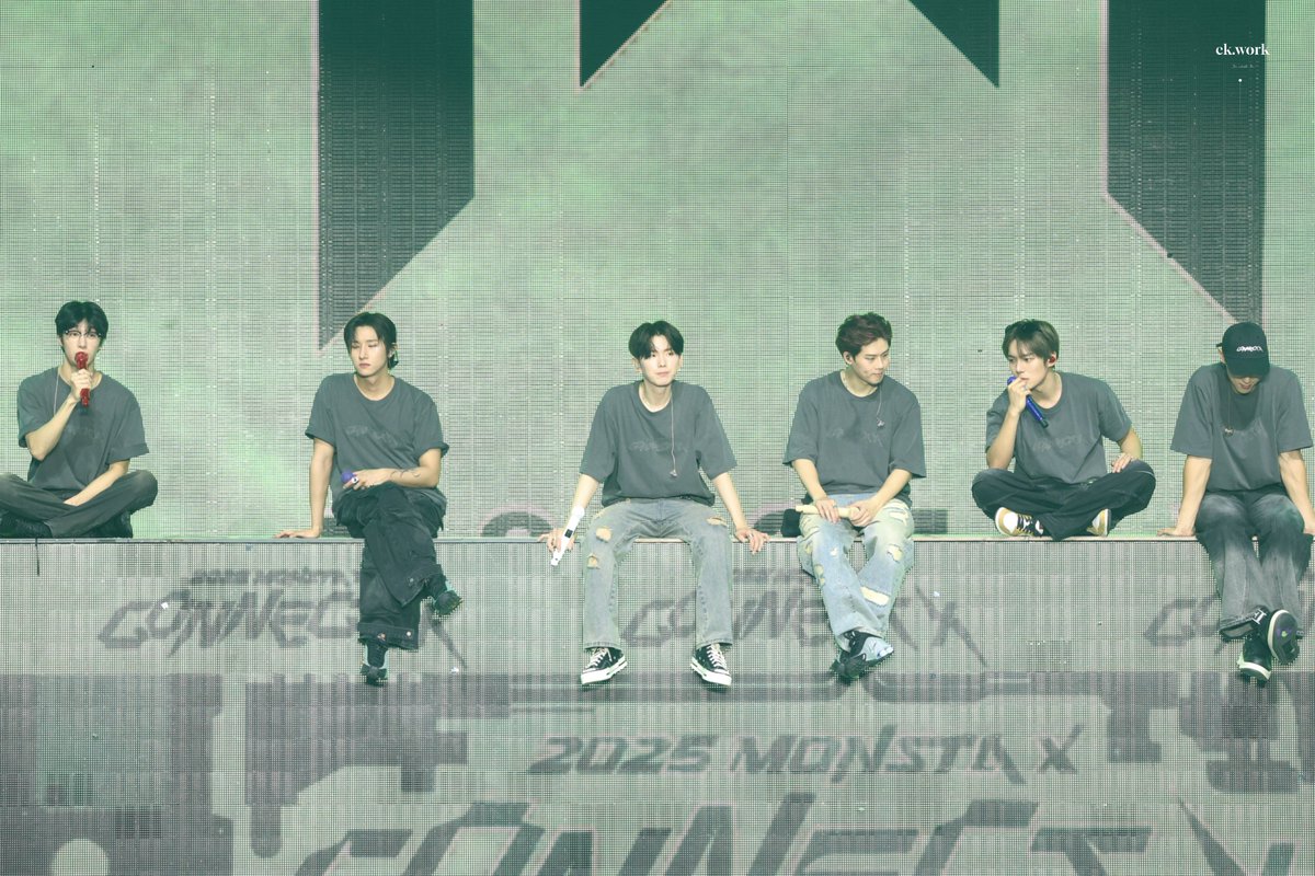 dududuhihi's tweet photo. 250718 첫콘 #몬스타엑스 

진짜 다들 본인처럼 앉아있어서 (?) 귀여움 https://t.co/YLBIae9ad7