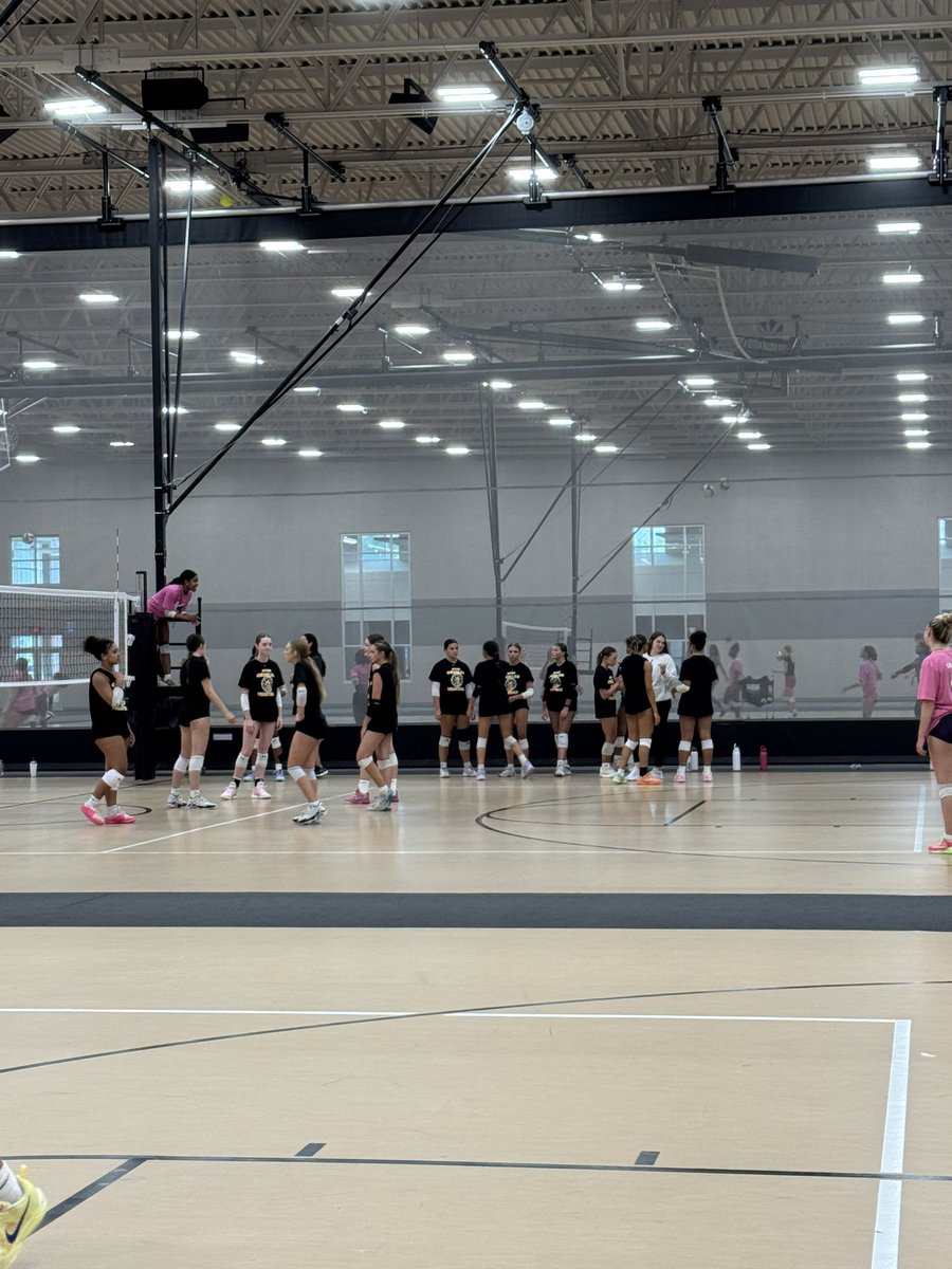 What a great week for AHS Vball!! Team Camp and scrimmage against Lawerence North and North Central. 💛🏐🖤#ahsvbseasonloading