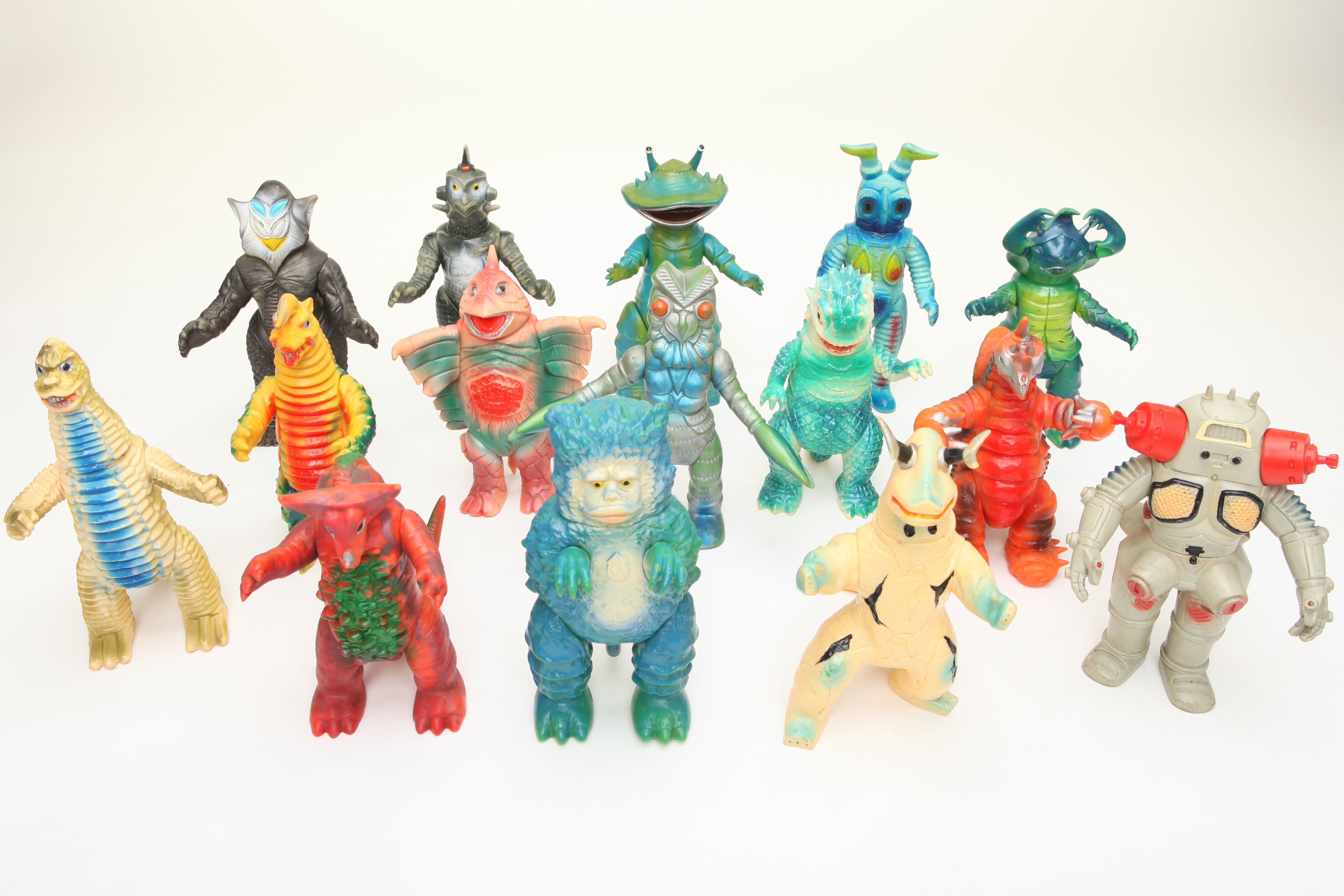 KAIJU COLORS カラフルソフビ 怪獣　① PPIHグループ限定】KAIJU COLORS｜ウルトラマンおもちゃウェブ