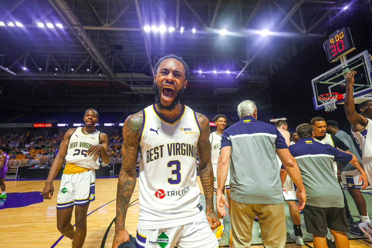 MetroNewsSports's tweet image. Best Virginia squanders 17-point lead before rallying late to edge DuBois Dream, 72-69:
wvmetronews.com/2025/07/18/bes…