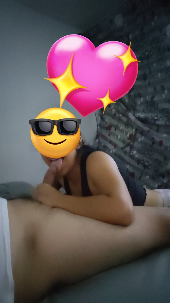 Dándole su postre a mi linda esposa 😝😝😈😈 saludos a tod@s que pasen un buen fin ❤️❤️