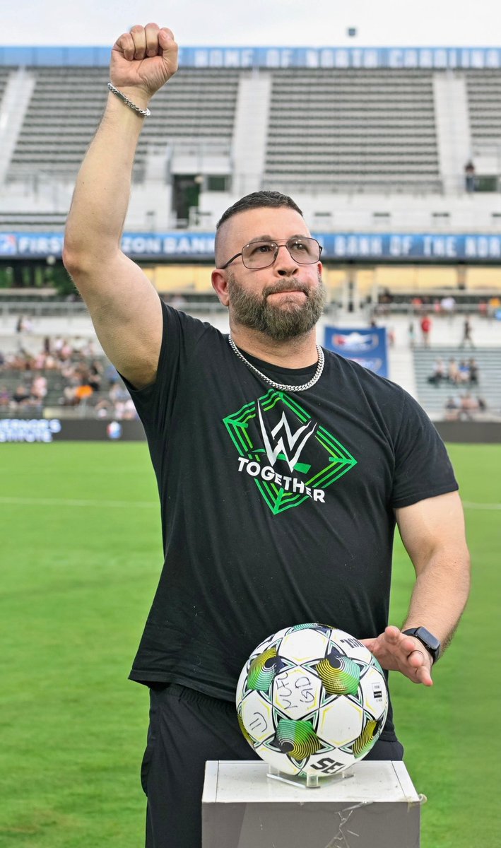 ShaneHelmsCom's tweet image. Thank you for @NorthCarolinaFC for letting me be a part of the pre-match ball delivery. Every time I’m there, y’all win. Good luck charm? Perhaps. 😎👍🏻