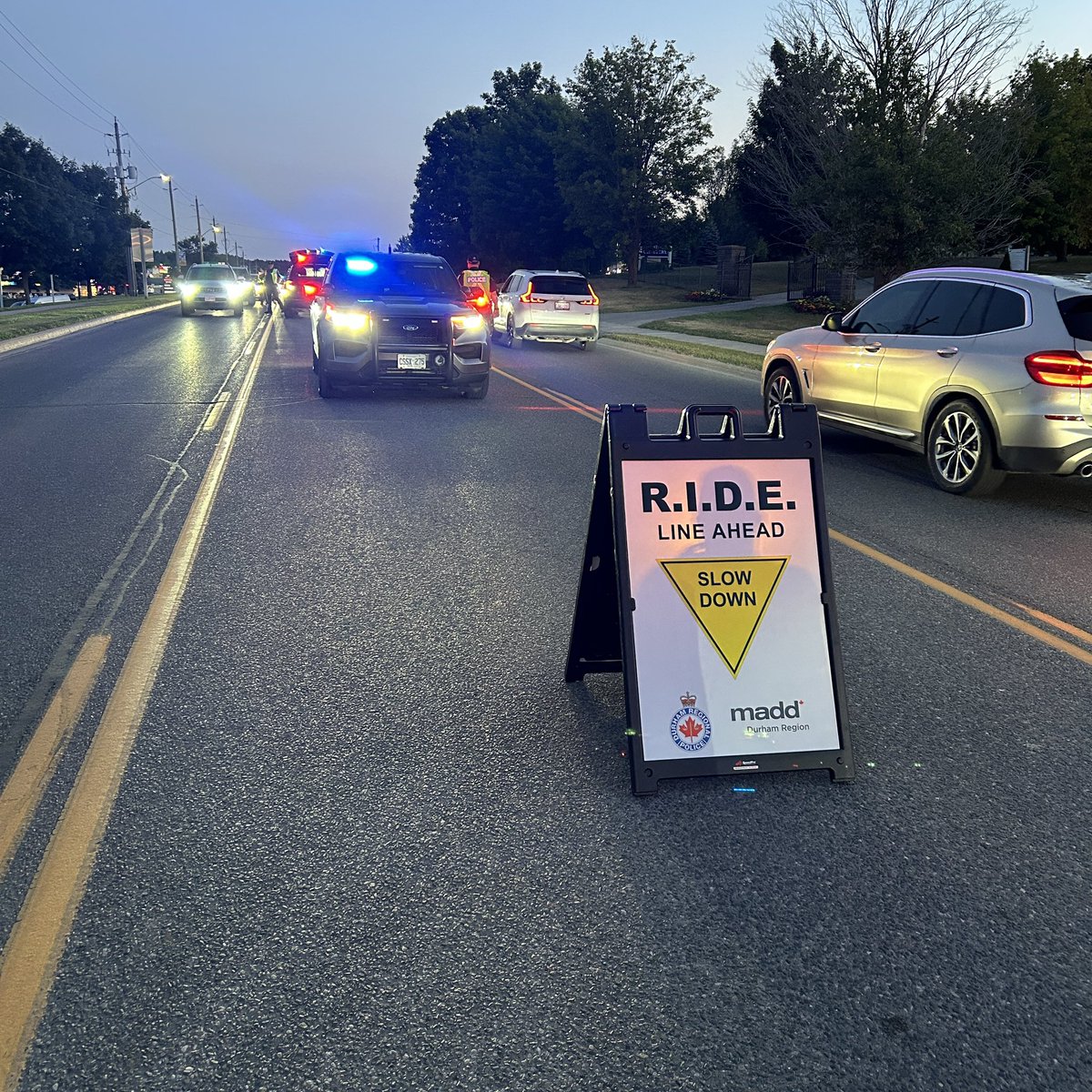 DRPSNorthDiv's tweet image. North Division officers held RIDE checks tonight in #Uxbridge & #Scugog 🚔 Over 200 vehicles stopped, 4 drivers tested with an ASD—all passed ✅
Let’s keep our roads safe. #ArriveAlive @MADDDurham #DurhamVisionZero #ImpairedDriving