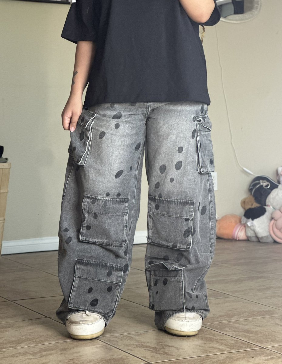 Kiki’s Attire tweet media