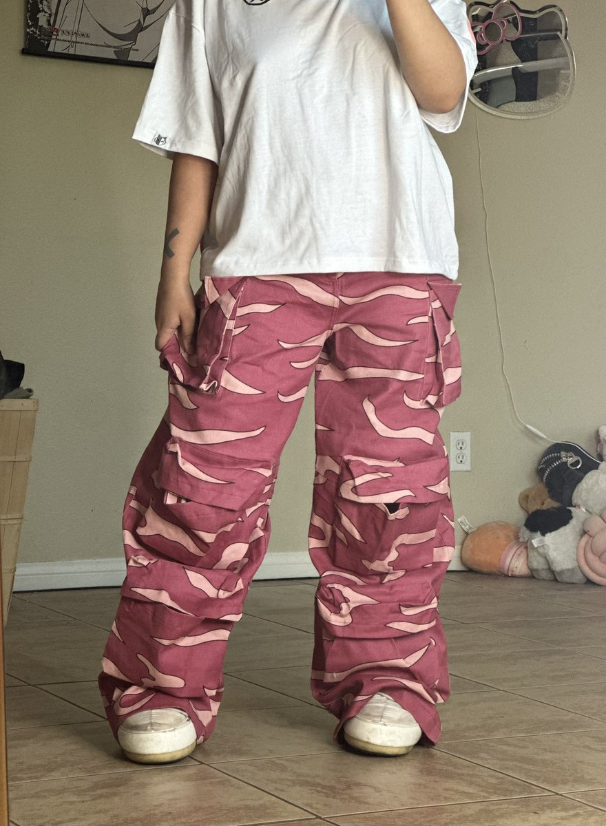 Kiki’s Attire tweet media
