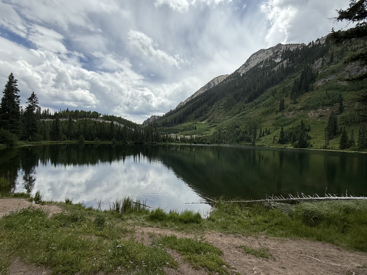 TheKJA's tweet image. I left early this morning for my trip to Western Colorado University, so I could make a side trip up to Crested Butte and a spectacular hike on the Three Lakes Loop. I did part of the same trail where I broke my ankle last August, so this was a special victory lap!