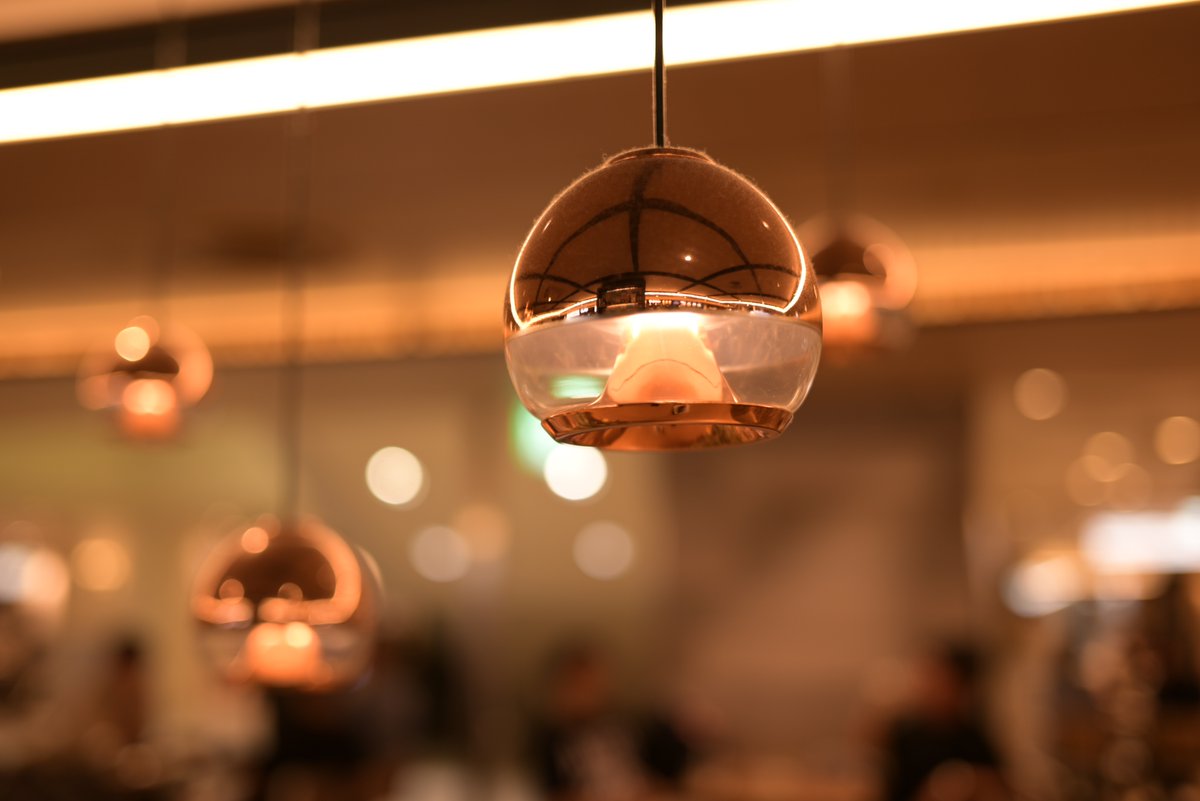 DesignKokeshi's tweet image. 人工的な光