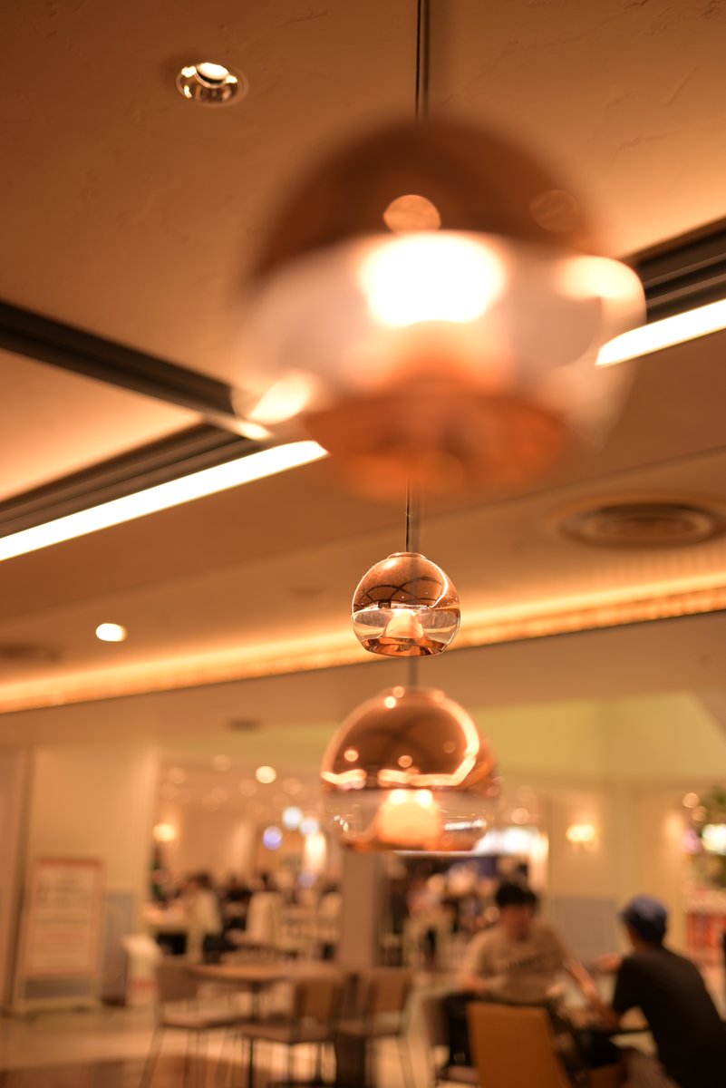 DesignKokeshi's tweet image. 人工的な光