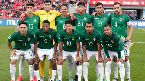 Mundial2026E's tweet image. POLÉMICA EN Sudamerica ! ⚠️
Se reporta que Bolivia podría perder hasta 7 puntos en la eliminatorias por un caso grave de dopaje.
Habrían usado medicamentos para adaptarse a la altura, cuentan en 'Antena RCN'
El caso está en investigación. 🚨
