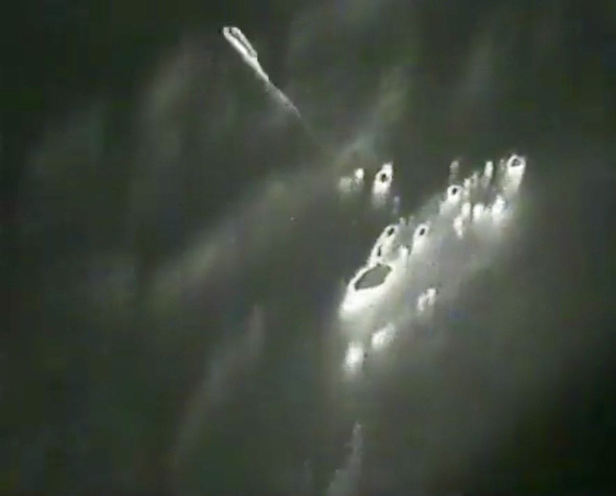 MagnetReconnect's tweet photo. This is a NASA video? 🤔 https://t.co/w3LsURT0J5