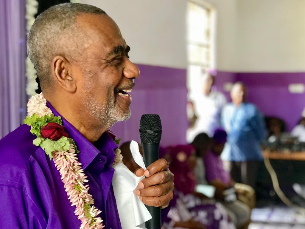 MSSHFoundation's tweet image. Mwanafalsafa wa Ufukwe wa Zanzibar
Katika visiwa vya karafuu na bahari ya buluu,
Ambapo historia hunong'ona bila kuvunjika mwiko,
Alisimama mtu wa hekima na ujasiri wa kweli,
Maalim Seif Sharif Hamad, kipenzi cha wengi.
Alizaliwa chini ya kivuli cha mnazi,
Zanzibar, ndipo…