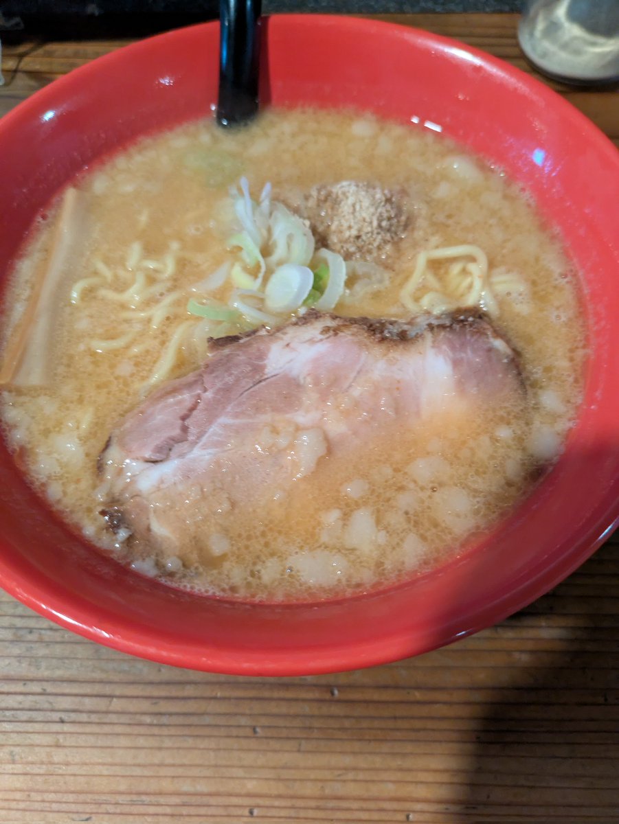 PRATT__Bi's tweet image. 旭川市 光林坊どうぶつえん通り店
@qre17x
背脂味噌󠄀ラーメン
餃子(無料券)
数量限定とはいえ通常メニューになった背脂味噌󠄀ラーメン
満足度高い1杯だった😋うまーい