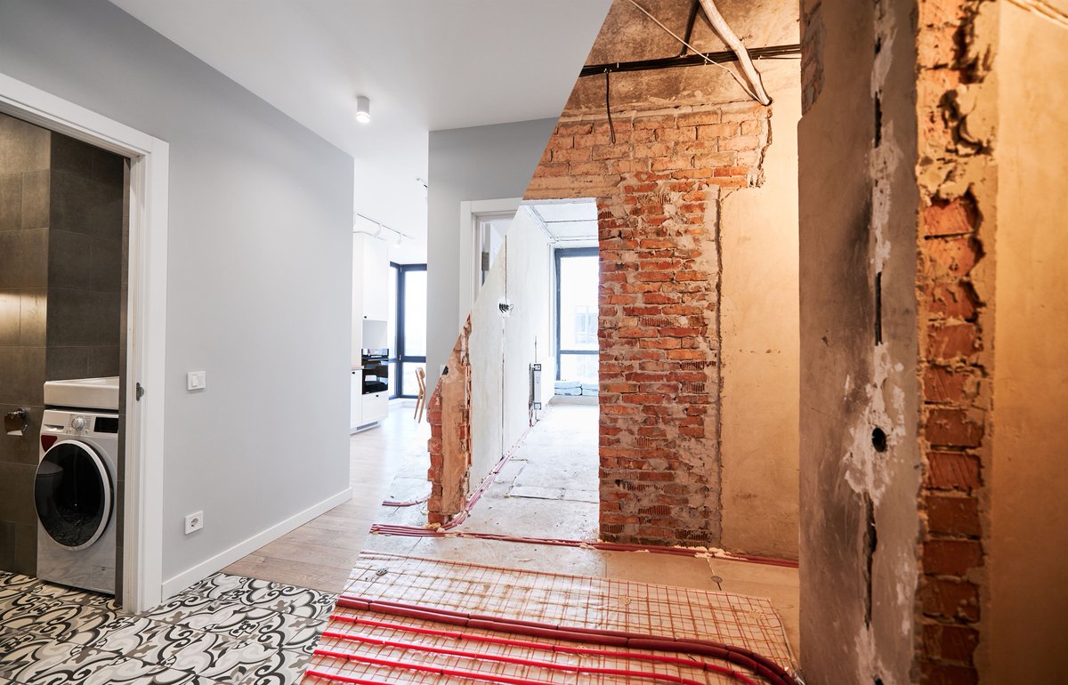 ElliotAdler6's tweet photo. Renovation trends focus on kitchens, bathrooms, and outdoor spaces. 🔨🍳 Stylish, functional upgrades boost home appeal and resale value. Time to renovate? 🏡✨ #HomeRenovation #RealEstateTrends #ValueBoost https://t.co/D4cjmTFdFw