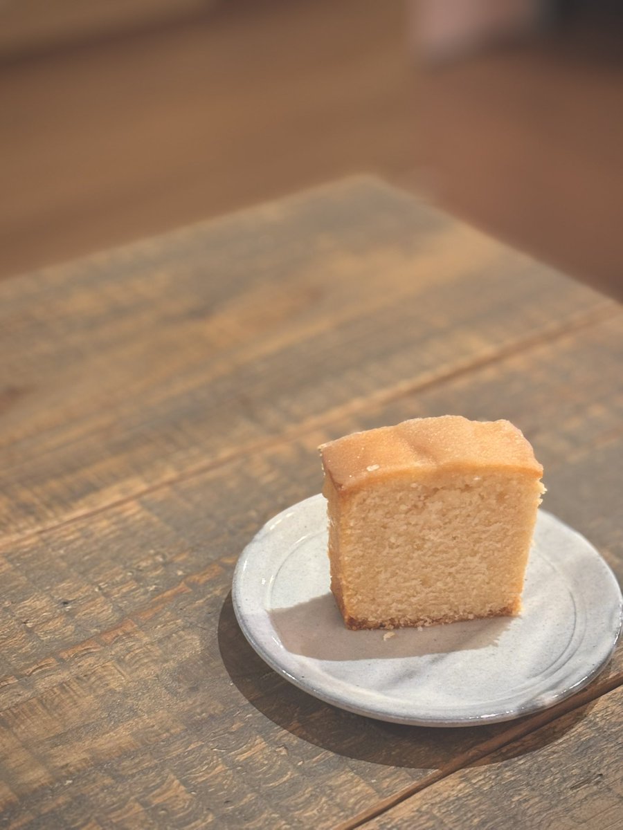 7/19土曜日
シークワーサーケーキ
ココナッツパインマフィン
ございます😋
13:30頃にはチェリーマフィン焼き上がります🍒
本日も暑いですが、18:00までどうぞよろしくお願いいたします🌞