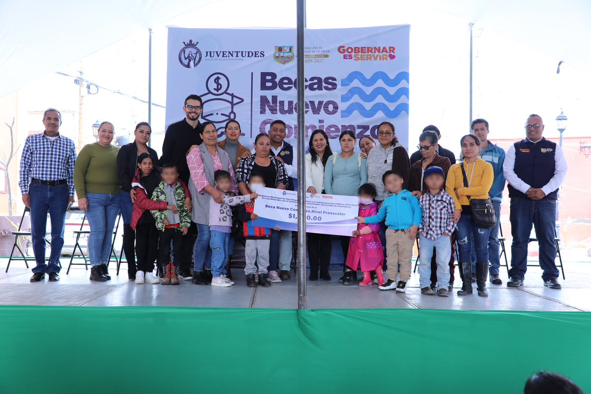 🎓✨ Las becas de un Nuevo Comienzo siguen llegando a más rincones del estado. Estuvimos en San Diego de la Unión, acompañando la entrega de apoyos que impulsan el aprendizaje de niñas, niños, adolescentes y juventudes que no se rinden.
