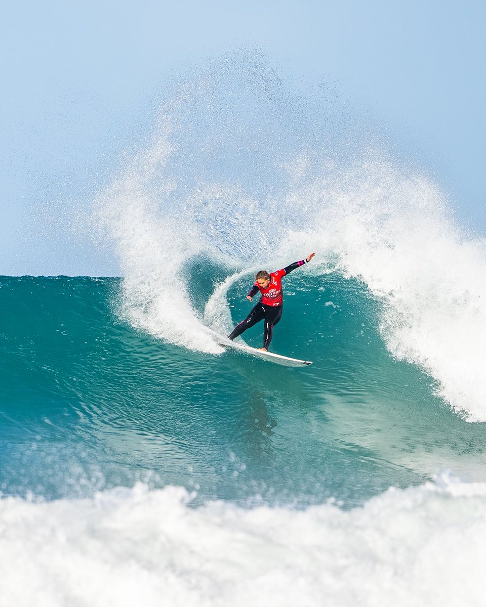 wsl's tweet photo. Snaps from a historic Finals Day at the 2025 @corona #OpenJBay
📸 @kodymcgregor & @alanvangysen
The waves showed up, and so did the power surfing. Congrats Connor & Gabby!!
@kougamunicipality https://t.co/IdgsUmodjc