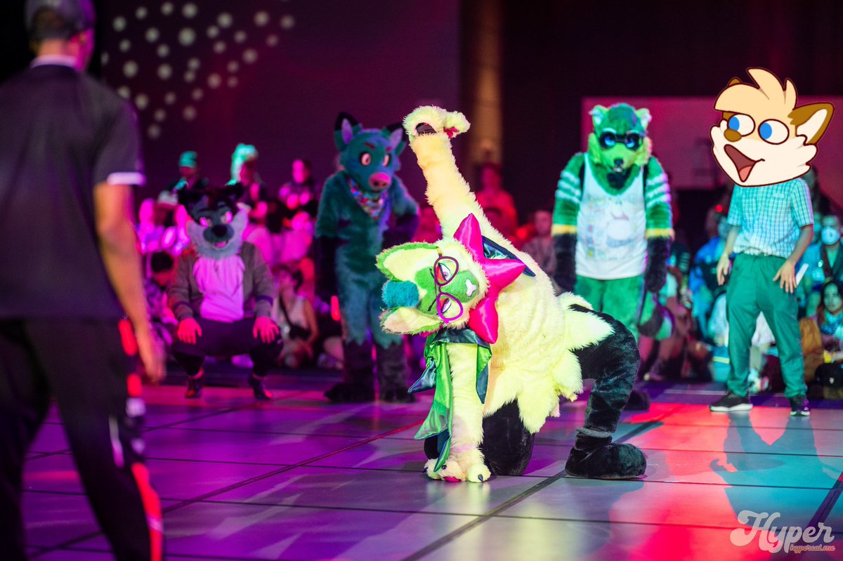 Oh hey, it’s #FursuitFriday :3 the AC pics continue to trickle in so stands to reason to showcase the wonderful photographers who capture us :3
📸: hypercat.me