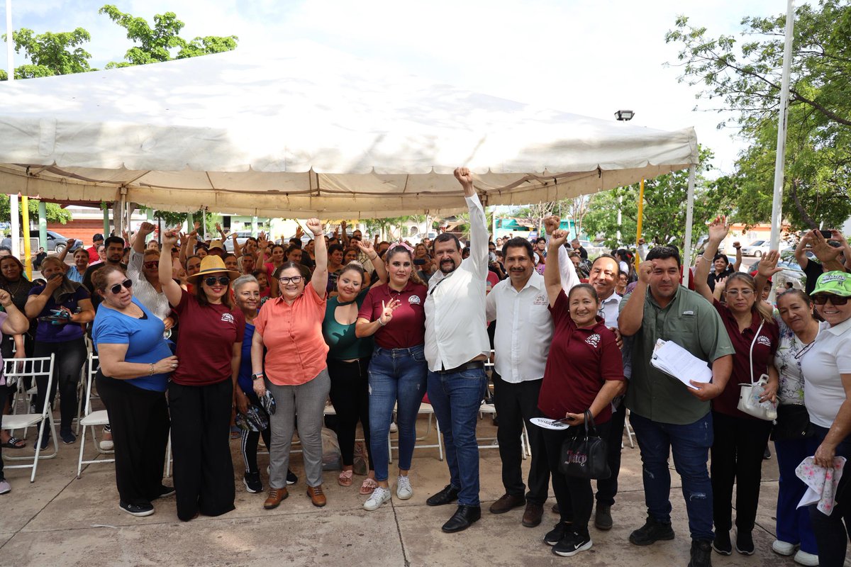 imeldacastromx's tweet image. Ni la lluvia nos detuvo.🌧️😅
En la colonia 21 de Marzo, en #Culiacán, reafirmamos nuestro compromiso con el bienestar y la transformación.
Seguimos recorriendo todo #Sinaloa, compartiendo con el pueblo las 21 reformas constitucionales, 22 nuevas leyes y 47 reformas a leyes…