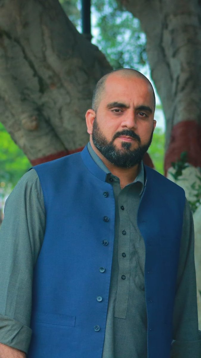 عرفان سلیم صاحب اور خرم ذیشان صاحب کو سینٹ سے باہر رکھنے کی سب سے بڑی وجہ یہ ہے کہ یہ کبھی اپنی وفاداری خان صاحب سے نہیں بدلیں گے ۔۔۔پاکستان کے لوگوں نے پاکستان تحریک انصاف کو سپورٹ اس لیے کیا کہ وہ کبھی بھی مافیا کو سپورٹ نہیں کریں گے جہاں پر بھی ورکر کی بات ائے گی اس کو عزت دیں