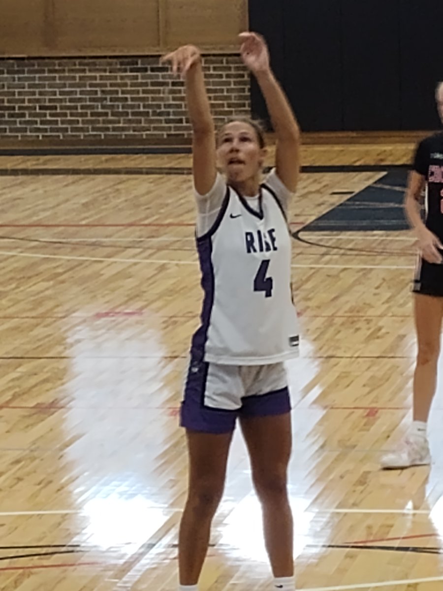 TheMRR7's tweet image. 7 Shouts 4 Standing Out (7S4SO) &amp;amp; Newcomers to Note (N2N):

Friday from the @AllIowaAttack Summer Finale in Waukee, IA:

7S4SO--Friday afternoon:
@Emmy_kirk23 (5&apos;5&quot; G, &apos;26) of Mokan

@ClaraJeddeloh (5&apos;7&quot; W, &apos;26) of MN Rise
     (pictured, #4)

@AveryLaNore (6&apos;2&quot; F/C, &apos;26) of MN…