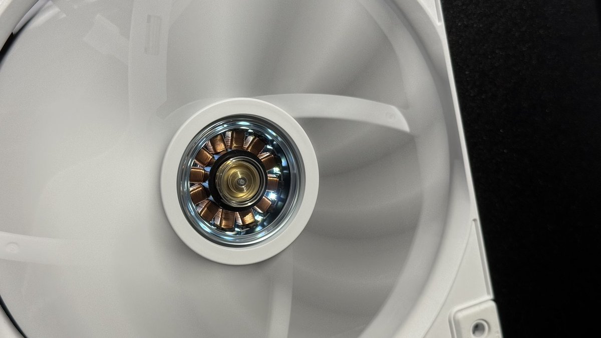 DeepCool FTシリーズファン

いやぁ………どこがとは言わないんだけどさ、、、ね？エッチだよね？？これね？？