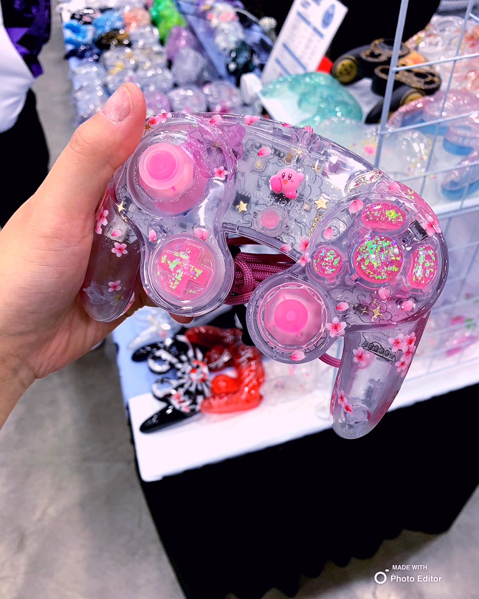 Kubbymo's tweet image. Kirby phob Nintendo GameCube controller!