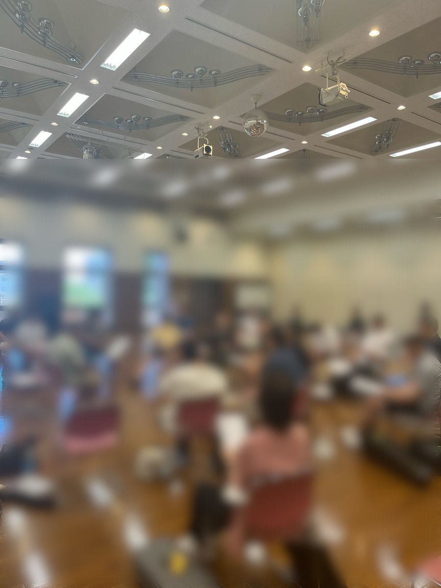 本日は定演曲の合奏練習を少しして、後半は総会でした！
前期決算と今期予算の議決や役員決め、今後の大まかな方針が話し合われ、充実した時間でした！
総会後は団行きつけの中華でランチ🥟
10人中8人が生ビール、1人がホッピーセット、1人が烏龍茶でした🍺
今期もよろしくお願いします！（ぼじゃ）